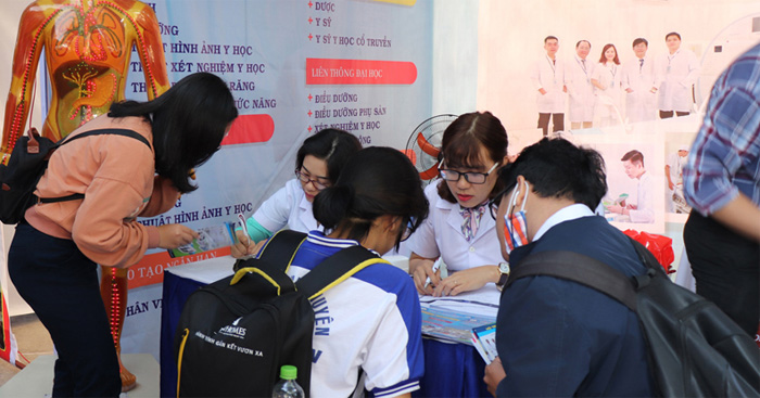 Nhiều đại học nhận hồ sơ xét tuyển học bạ từ tháng 3