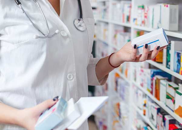 Những khó khăn khi mở nhà thuốc và cách khắc phục