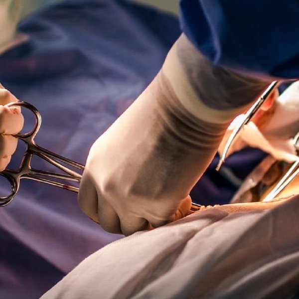 Thanh niên ở Bình Dương thích ăn kim loại: Bác sĩ lý giải nguyên nhân