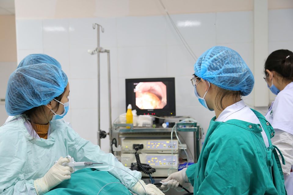 Ăn Tết xong, bác sĩ vẫn lôi ra cả mảng măng, thịt đông từ dạ dày cụ bà