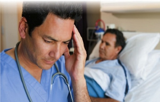 Báo động tình trạng bác sĩ tự tử vì làm việc quá sức