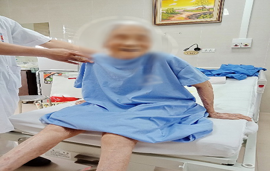 BV ĐH Y Hà Nội "tái tạo" khớp háng thành công cho cụ bà 104 tuổi bị gãy mấu chuyển xương đùi