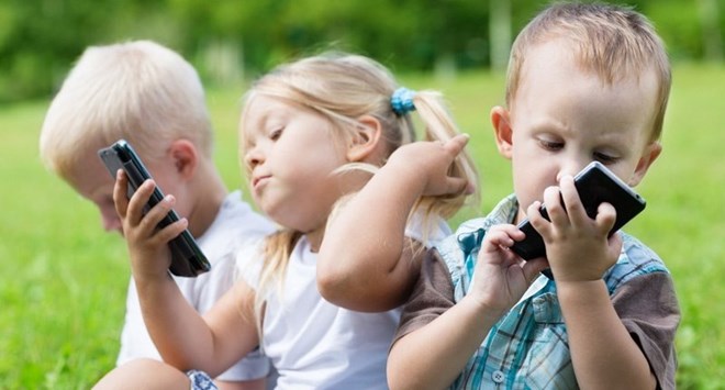 Cảnh báo những nguy hại từ điện thoại thông minh