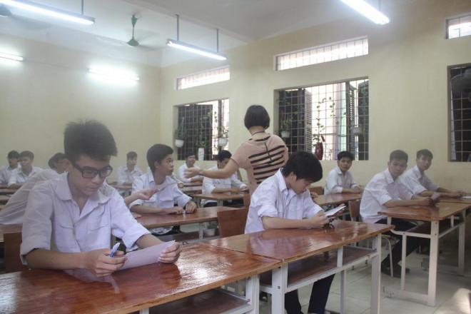 Giảm bớt môn thi hoặc trao quyền xét tốt nghiệp THPT cho các nhà trường?