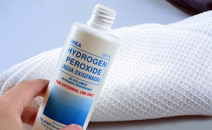 Hydrogen Peroxide: Thuốc sát trùng và khử khuẩn