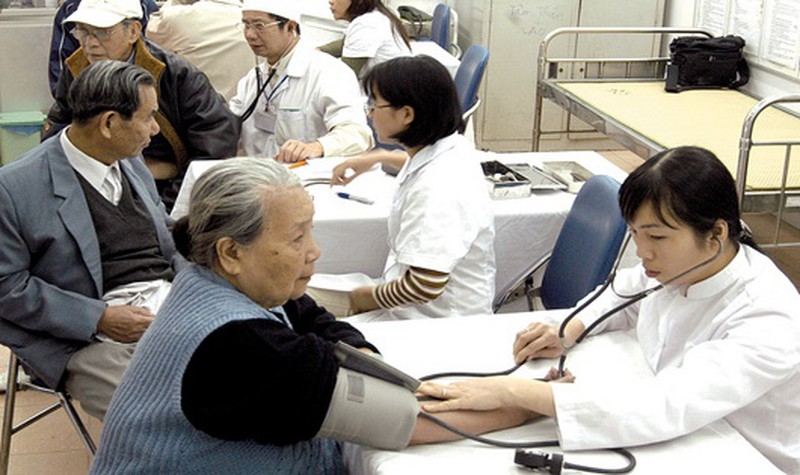 Khám sức khỏe định kỳ cho người cao tuổi có cần thiết không?