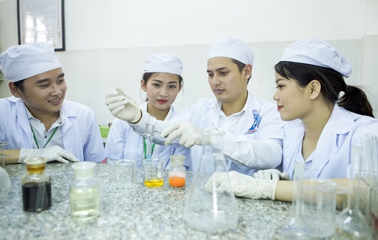 Con gái khối A nên học ngành gì? Gợi ý ngành học tâm điểm HOT