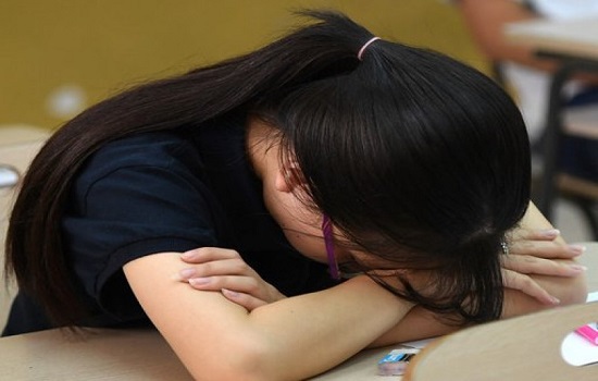 Sinh viên buộc thôi học vì nhờ người thi hộ?