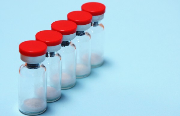 Thận trọng khi dùng kháng sinh Cefoperazon trong trường hợp nào?