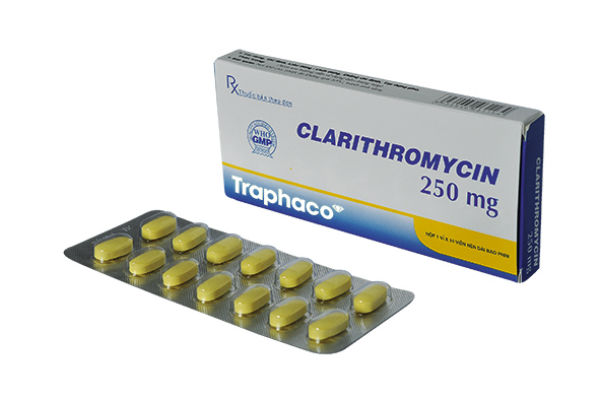Thận trọng khi dùng kháng sinh Clarithromycin với trường hợp nào?