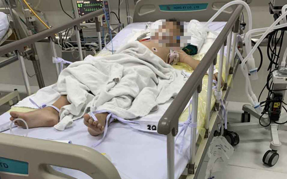 Trẻ suýt bị mất mạng vì học thắt cổ theo YouTube