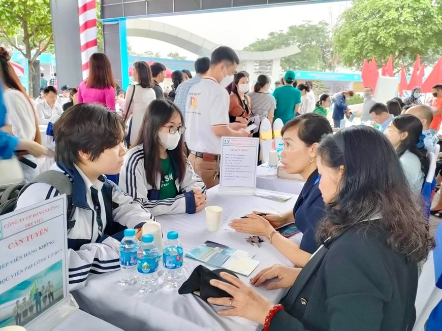 Tư vấn chọn trường Đại học 2026: Giải đáp chi tiết cụ thể