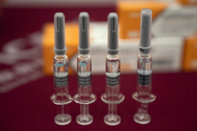 WHO: Cuối năm 2021 mới có vaccine ngừa Covid-19