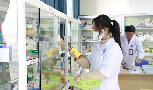 Y đức kh&ocirc;ng chỉ gi&uacute;p bảo vệ sức khỏe người bệnh m&agrave; c&ograve;n n&acirc;ng cao uy t&iacute;n v&agrave; chất lượng nghề nghiệp của dược sĩ