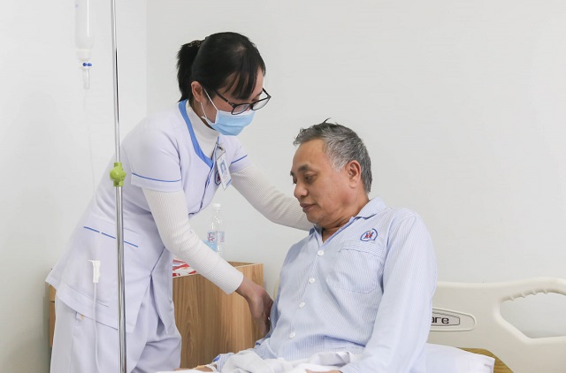 Việc tuân thủ các tiêu chuẩn đạo đức nghề nghiệp của Điều dưỡng viên không chỉ giúp nâng cao chất lượng chăm sóc bệnh nhân mà còn bảo vệ uy tín của nghề