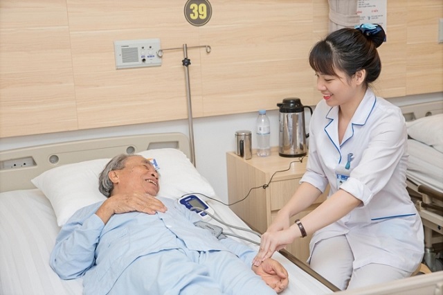 8 chuẩn mực đạo đức nghề nghiệp giúp Điều dưỡng viên hoàn thành tốt nhiệm vụ chăm sóc sức khỏe cũng như xây dựng mối quan hệ tin cậy với bệnh nhân, gia đình và đồng nghiệp