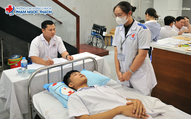 Cao đẳng Điều dưỡng có phù hợp với bạn không?