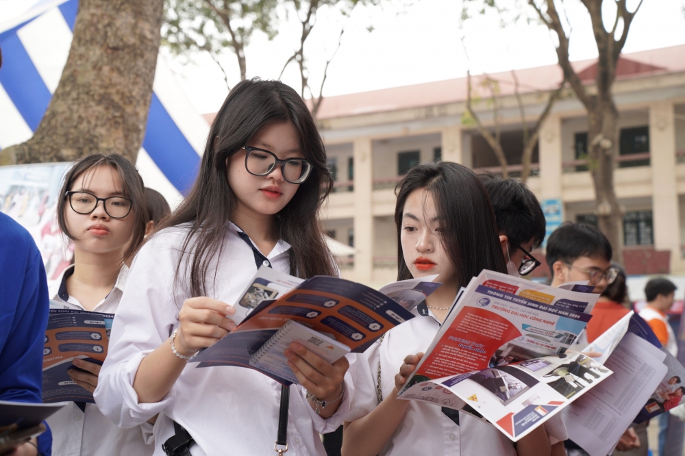 danh-sach-cac-truong-dai-hoc-co-nganh-khoi-b-theo-tung-muc-diem