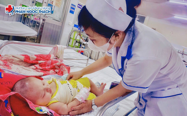 Điều dưỡng l&agrave; vi&ecirc;n chức sẽ được hưởng lương hưu như thế n&agrave;o?