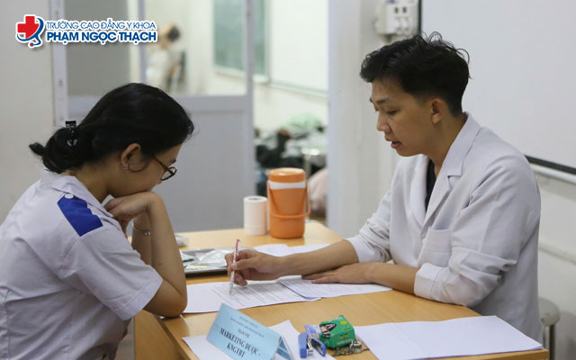 Học Cao đẳng Dược có khó không?