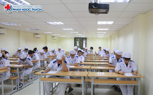 Y sĩ đa khoa có thể làm việc ở đâu?