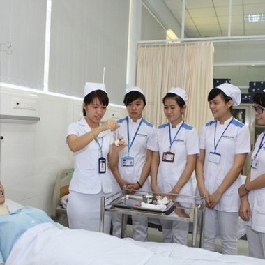Học phí ngành Điều dưỡng TP.HCM 2025 là bao nhiêu?