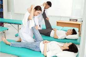 Nên học Cao đẳng Phục hồi chức năng ở đâu uy tín?