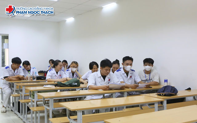 Nên học Cao đẳng Điều dưỡng ở đâu để phát triển sự nghiệp?