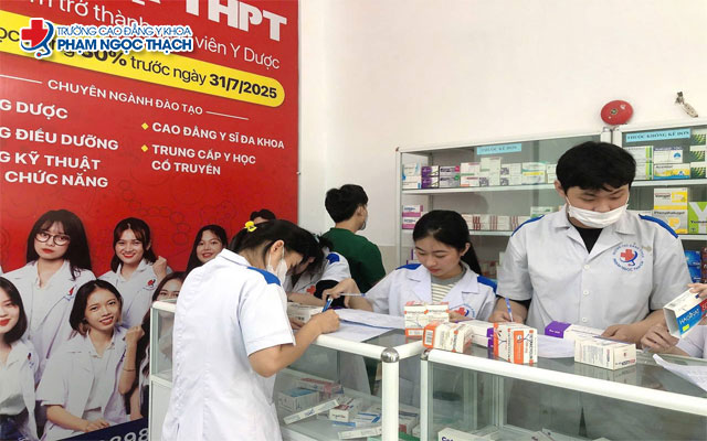 Ngành Dược dù có nhiều cơ hội phát triển nhưng không phải con đường dễ dàng