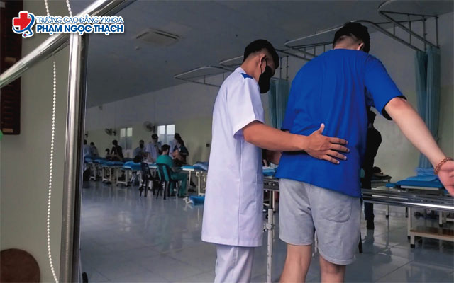 12 nhiệm vụ chuyên môn chăm sóc của Điều dưỡng là nền tảng giúp người bệnh được chăm sóc toàn diện, an toàn và nhân văn