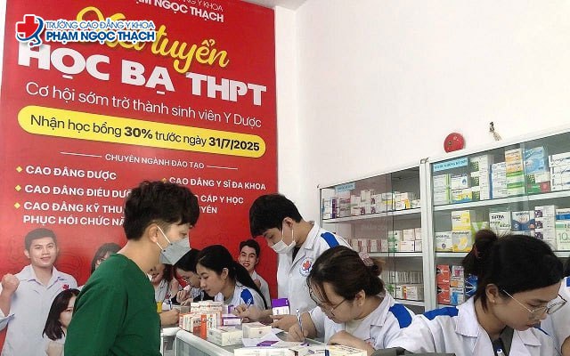 Sinh viên ngành Dược luôn phải đối mặt với những kỳ thi và những bài kiểm tra