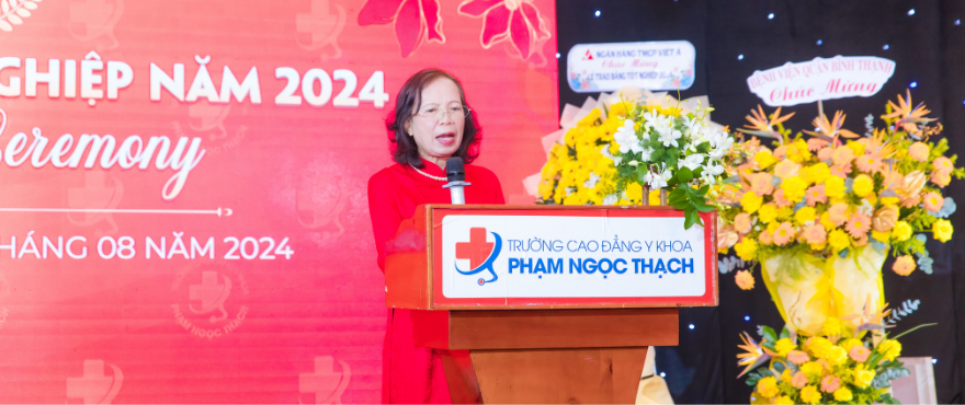 Hiệu trưởng Trường Cao đẳng Y khoa Phạm Ngọc Thạch phát biểu dịp khai giảng