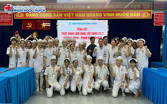 Sinh viên ngành Điều dưỡng Cao đẳng Y khoa Phạm Ngọc Thạch thực tập tại Bệnh viện đa khoa quận Bình Thạnh